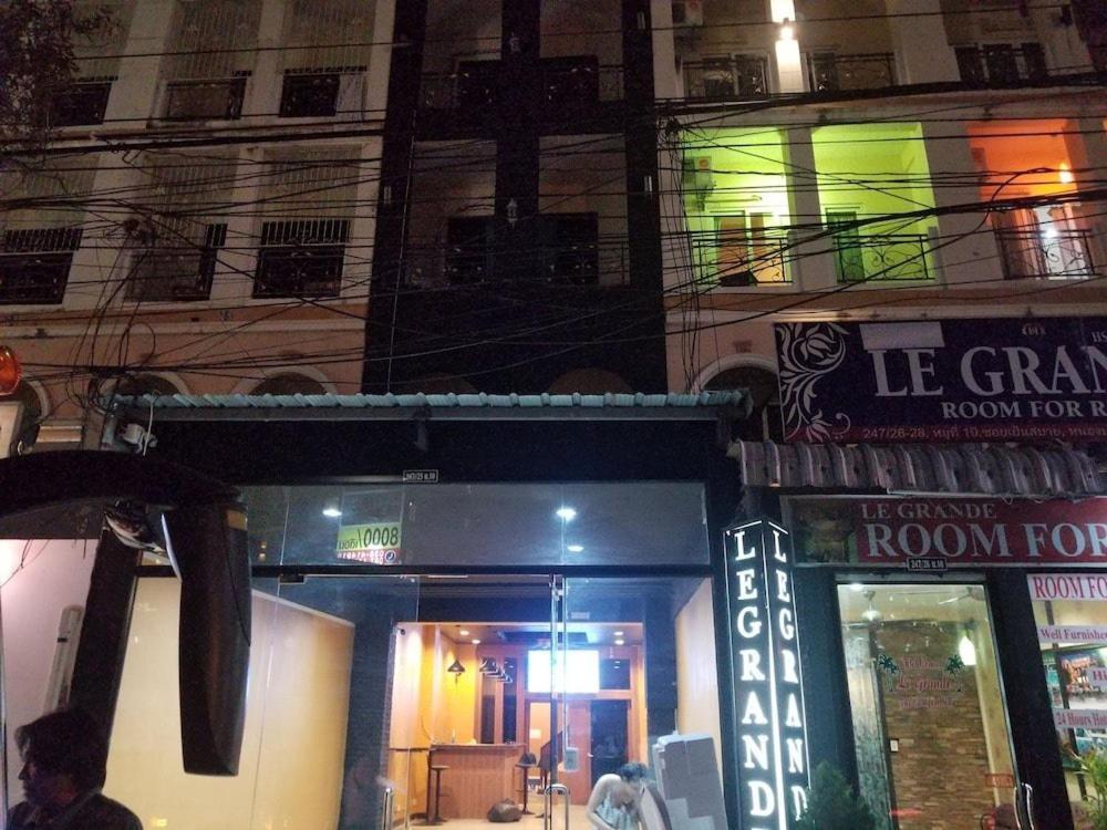 The Main Event Pattaya Bed & Breakfast Ngoại thất bức ảnh