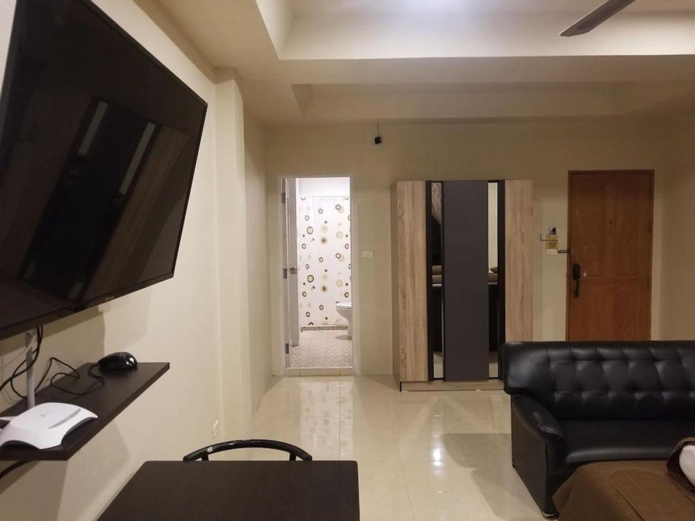The Main Event Pattaya Bed & Breakfast Ngoại thất bức ảnh